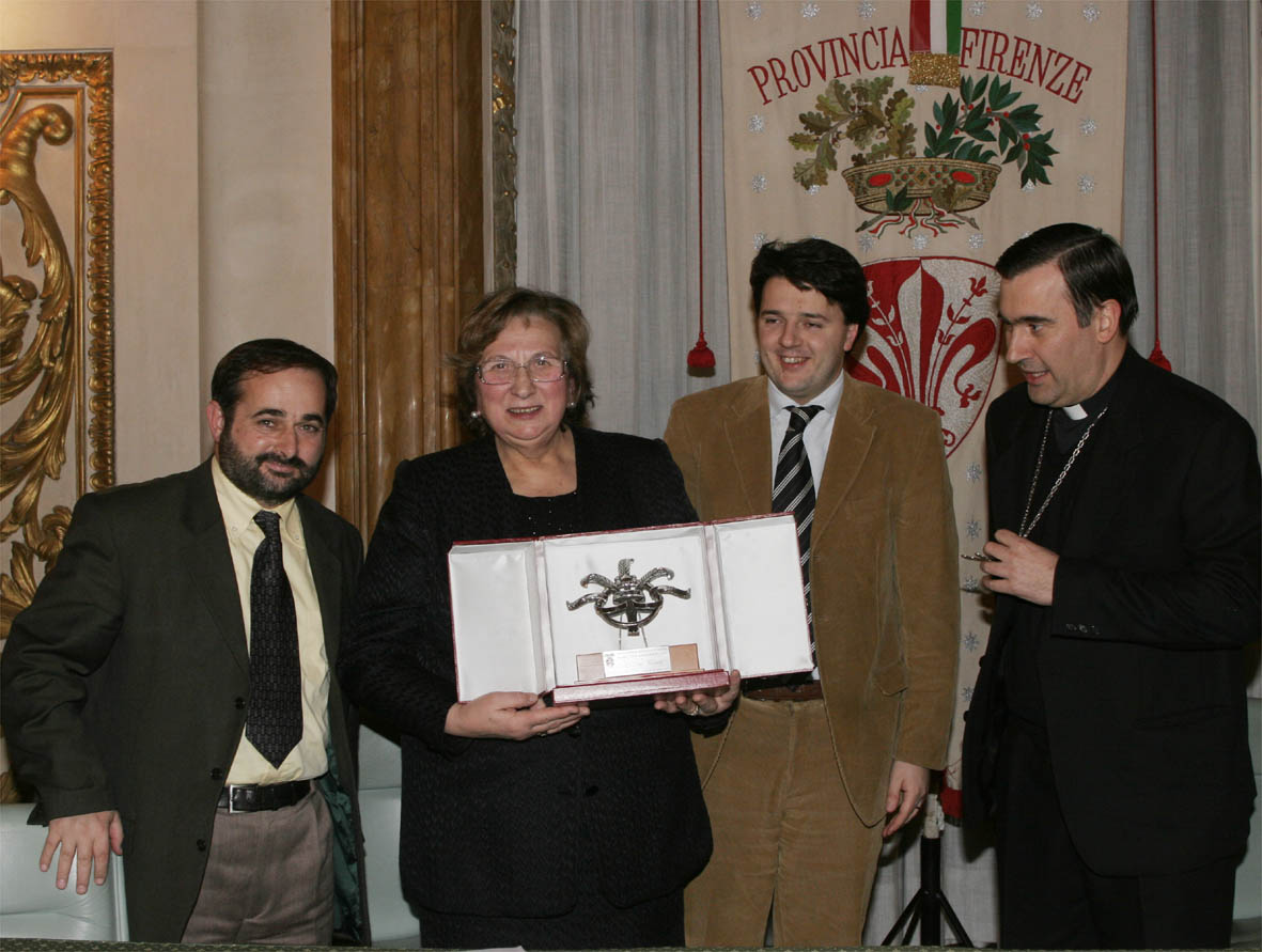 L'assessore Alessandro Martini, Zaira Conti, il Presidente della Provincia Matteo Renzi e il vescovo ausiliare Claudio Maniago